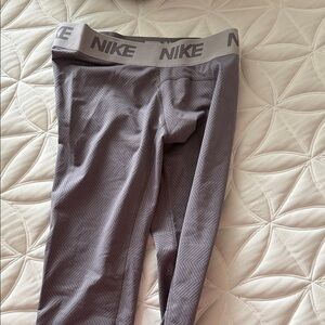 Nike Kids Chevron Patterned Gray Leggings